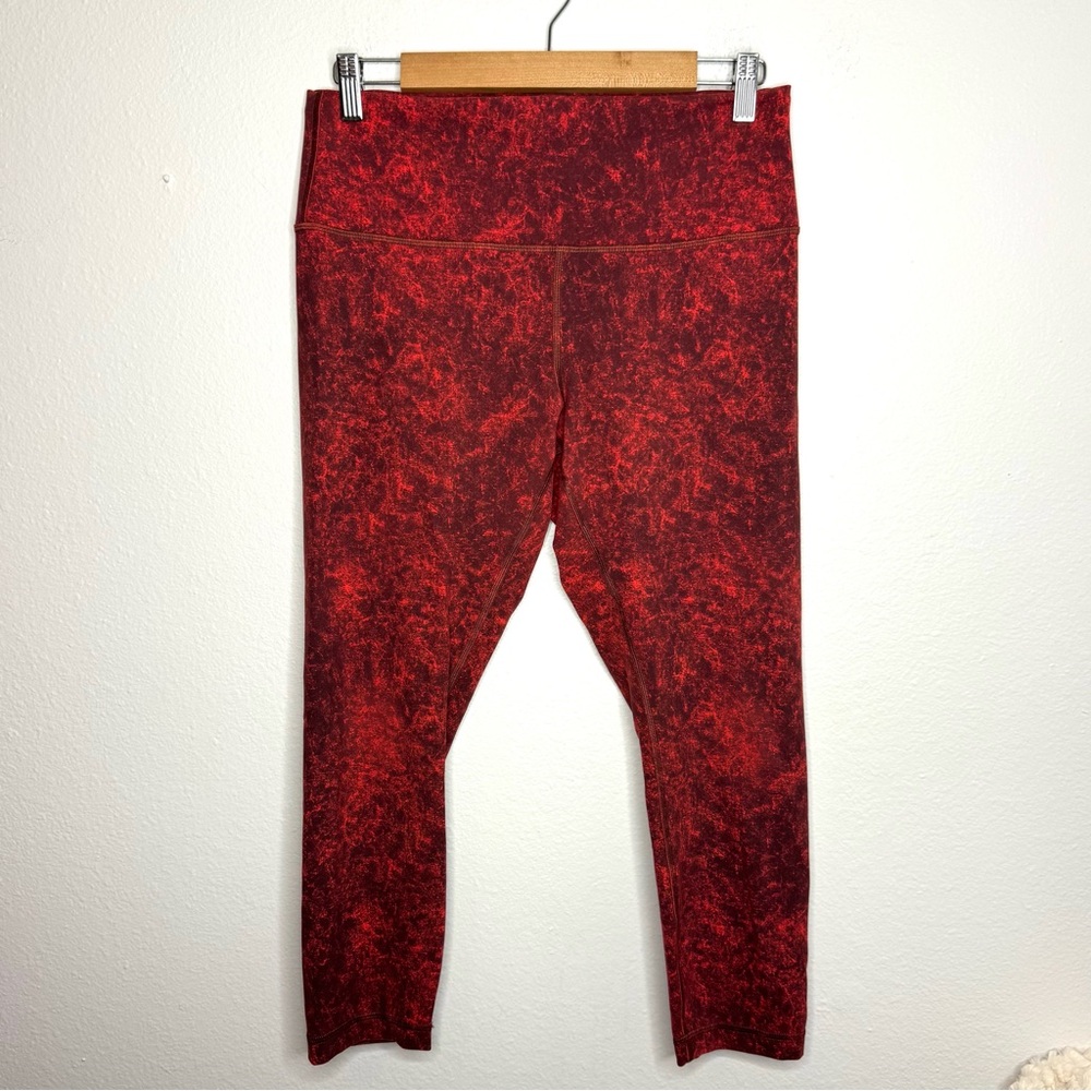 Lululemon Denim Wash Print Autumn Red‎ Black 23" Wunder Train High-Rise Crop